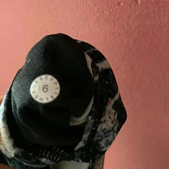 Lululemon Wunder Under HR - Picture 10 of 10